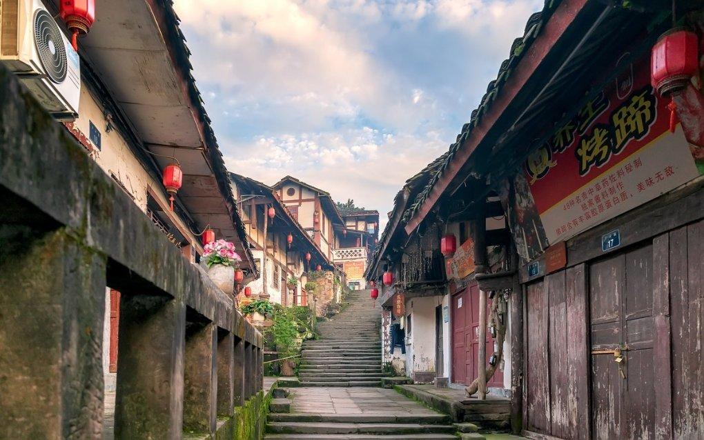 神秘莫测的湛蓝：克罗地亚的“海洋之瞳” | 每日一图 狐瞰世界